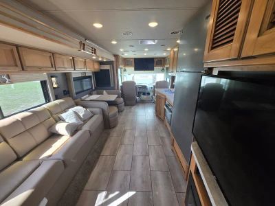 2021 Tiffin ALLEGRO - Photo 2