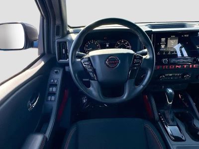 2025 Nissan Frontier — photo 20 view