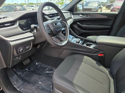 2026 Jeep Grand Cherokee — photo 14 view