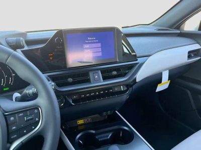 2025 Lexus UX — photo 26 view