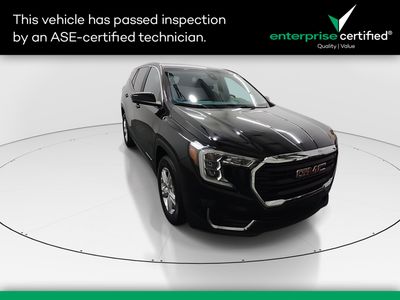 2024 GMC Terrain FWD 4dr SLE — front three-quarter view