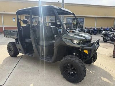 2024 Can-Am® Defender MAX XT HD10 — front three-quarter view
