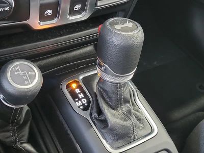 2026 Jeep Wrangler — photo 26 view