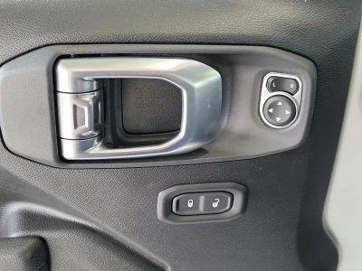 2026 Jeep Wrangler — photo 14 view