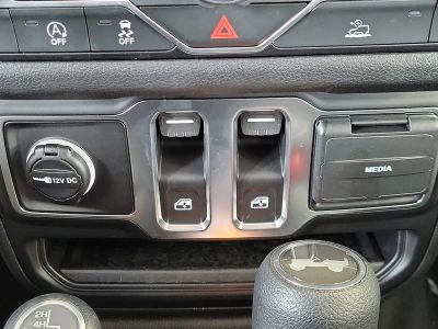 2026 Jeep Wrangler — photo 30 view