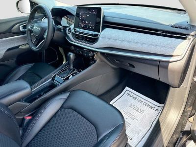 2022 Jeep Compass — photo 13 view
