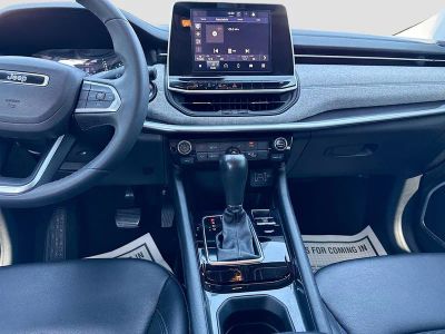 2022 Jeep Compass — photo 18 view