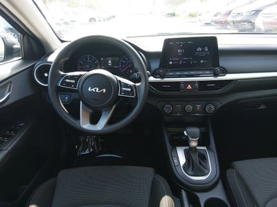 2024 Kia Forte - Photo 12