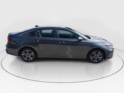 2024 Kia Forte - Photo 8