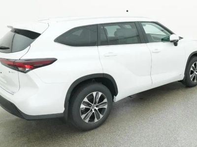 2026 Toyota Highlander Hybrid - Photo 16