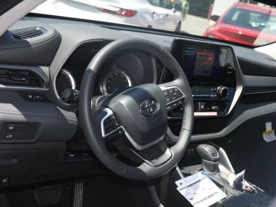 2026 Toyota Highlander Hybrid - Photo 4