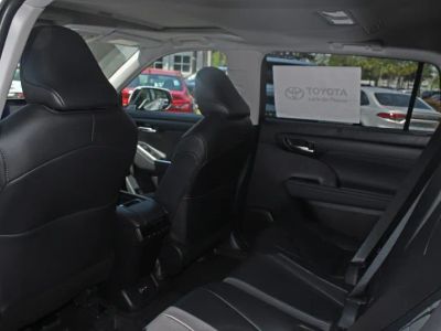2026 Toyota Highlander Hybrid - Photo 8
