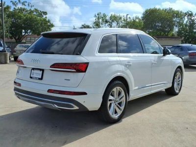 2021 Audi Q7 — rear three-quarter view