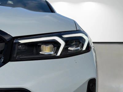2023 BMW 3 Series — photo 9 view