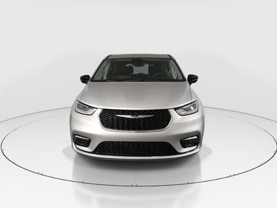2024 Chrysler Pacifica — side profile view