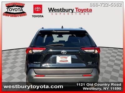 2025 Toyota RAV4 - Photo 9