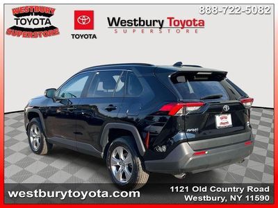 2025 Toyota RAV4 - Photo 11