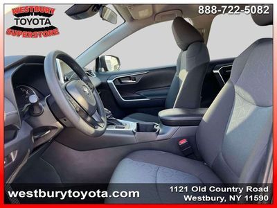 2025 Toyota RAV4 - Photo 20