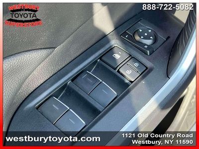 2025 Toyota RAV4 - Photo 22