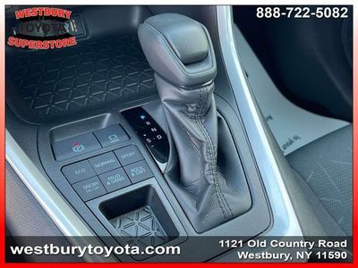2025 Toyota RAV4 - Photo 32