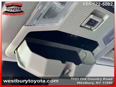 2025 Toyota RAV4 - Photo 35