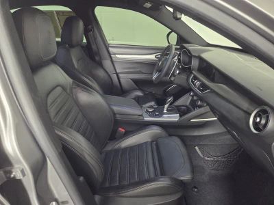 2019 Alfa Romeo Stelvio — photo 28 view
