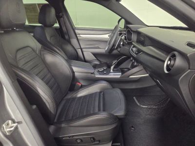 2019 Alfa Romeo Stelvio — photo 29 view