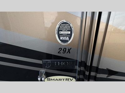 2013 Thor Motor Coach Hurricane - Photo 10