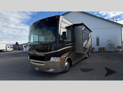 2013 Thor Motor Coach Hurricane - Photo 2