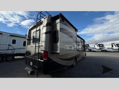 2013 Thor Motor Coach Hurricane - Photo 5