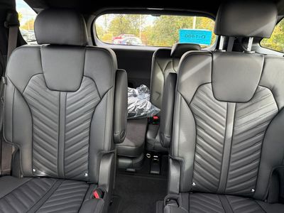 2026 Kia Sorento — photo 9 view