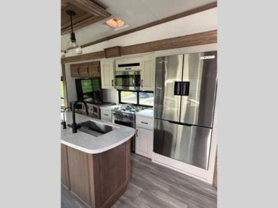 2024 Alliance RV Paradigm - Photo 9
