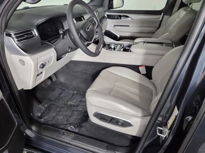 2025 Jeep Wagoneer — photo 13 view