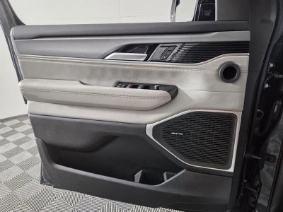 2025 Jeep Wagoneer — photo 24 view