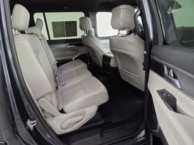 2025 Jeep Wagoneer — photo 27 view
