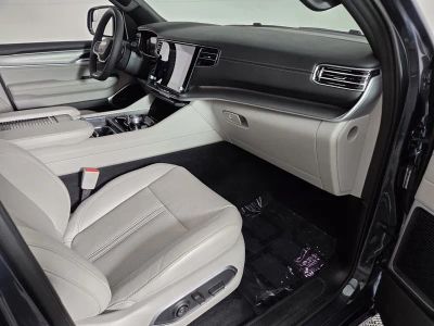 2025 Jeep Wagoneer — photo 30 view