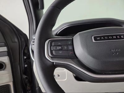 2025 Jeep Wagoneer — photo 17 view