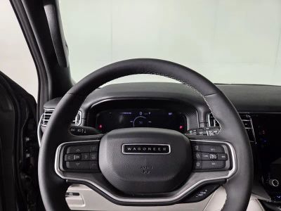 2025 Jeep Wagoneer — photo 15 view