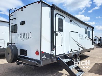 2025 Forest River Rockwood Ultra Lite - Photo 3