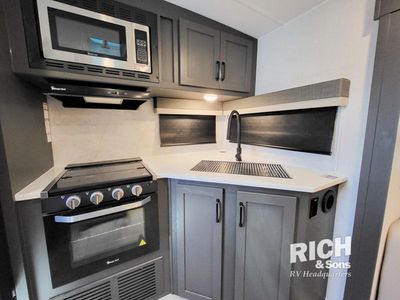 2025 Forest River Rockwood Ultra Lite - Photo 12