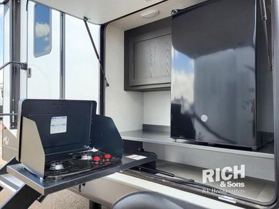 2025 Forest River Rockwood Ultra Lite - Photo 7