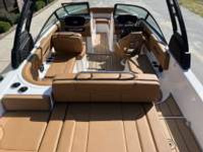 2026 Chaparral 247 SSX — photo 9 view