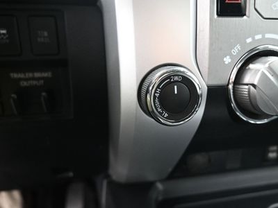 2026 2017 Toyota Tundra SR5 5.7L V8 w/FFV Truck CrewMax — photo 14 view