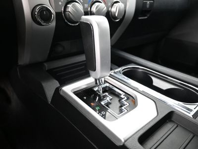 2026 2017 Toyota Tundra SR5 5.7L V8 w/FFV Truck CrewMax — photo 15 view