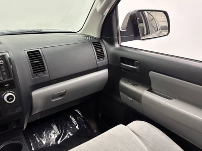 2016 Toyota Sequoia - Photo 26