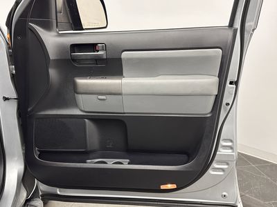 2016 Toyota Sequoia - Photo 30