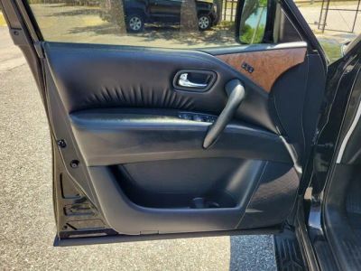 2023 Nissan Armada — photo 8 view