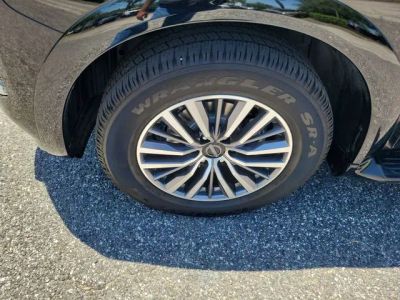 2023 Nissan Armada — detail view