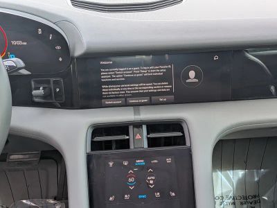 2023 Porsche Taycan — photo 19 view