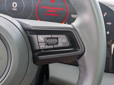 2023 Porsche Taycan — photo 25 view